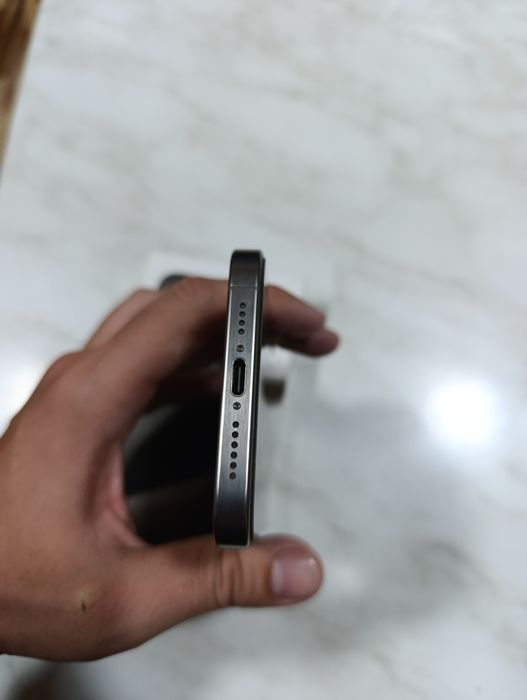 iPhone 15 pro max 256 titanium