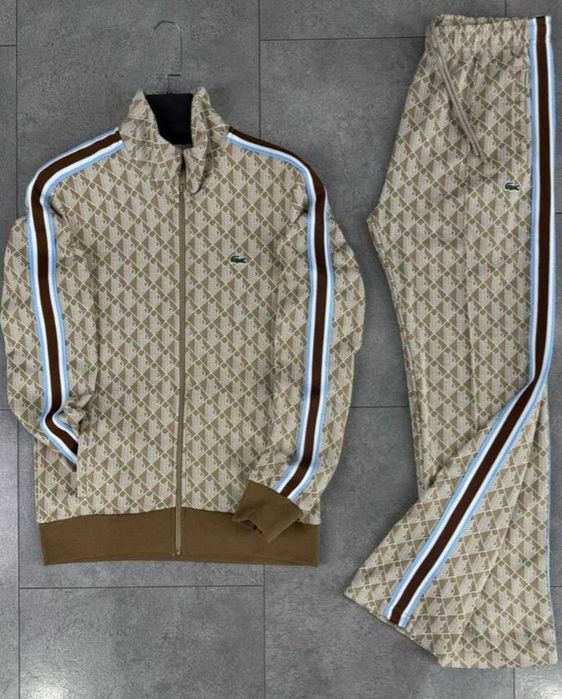 Мъжки екип Lacoste Jakar
Мъжки екип Lacoste Jakar размер S