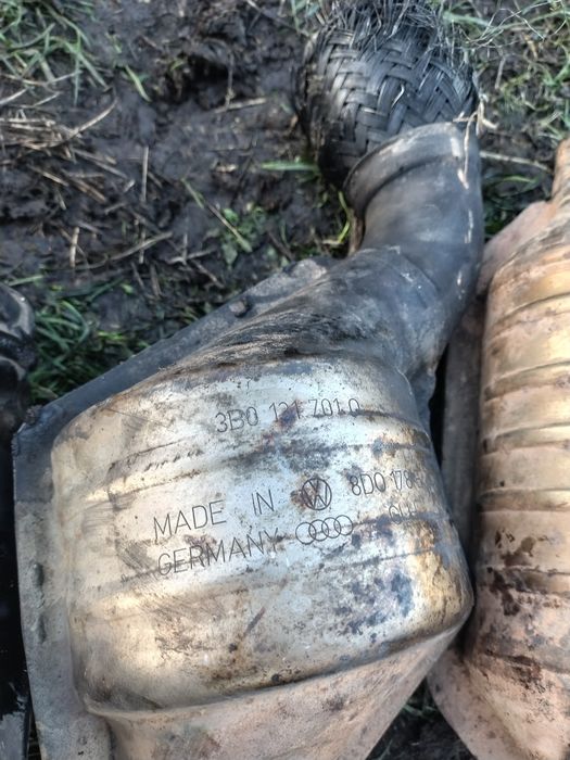 vând catalizatoare aștept oferte