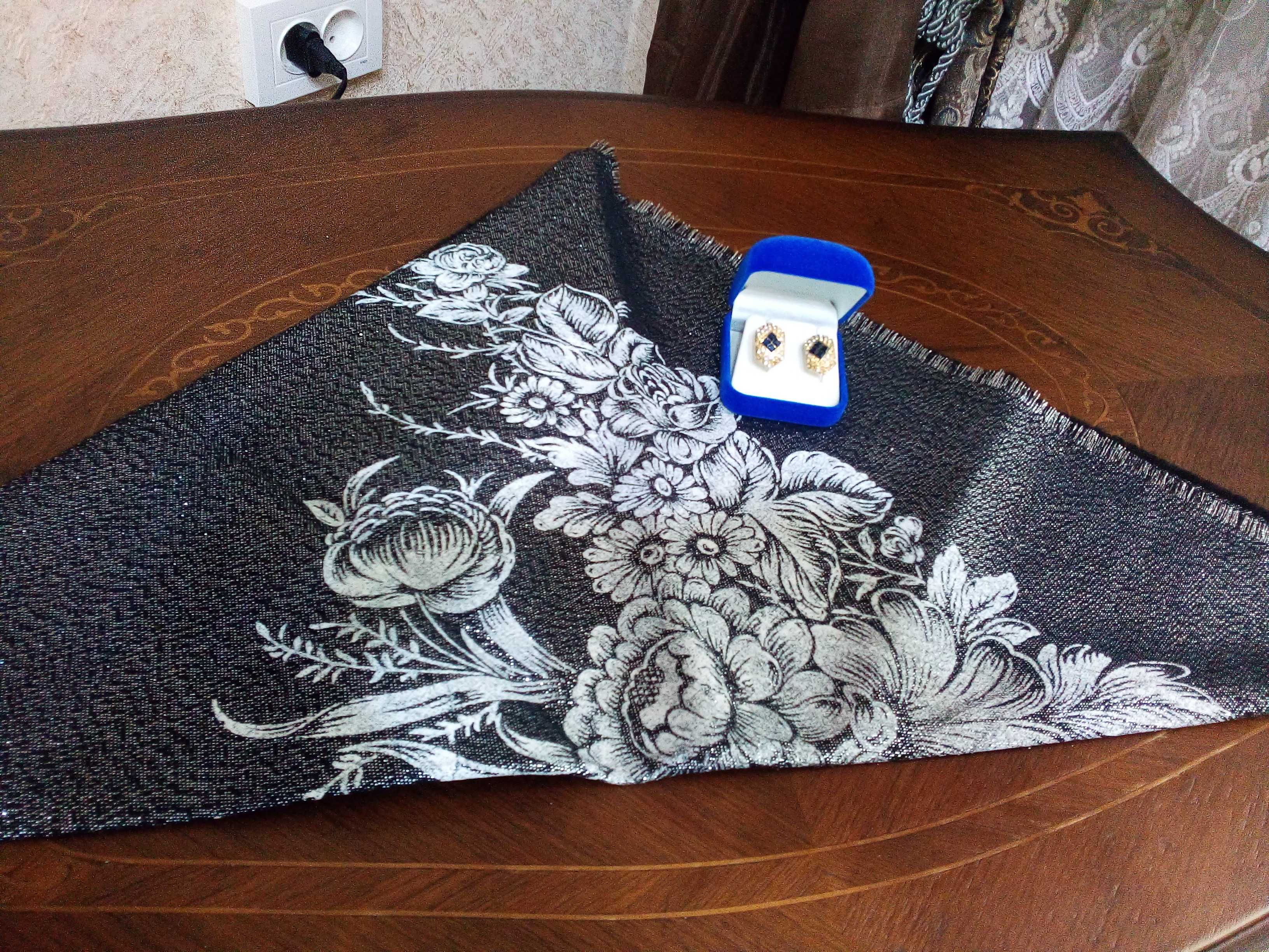 Подарочный платок косынка, новая(см фото)