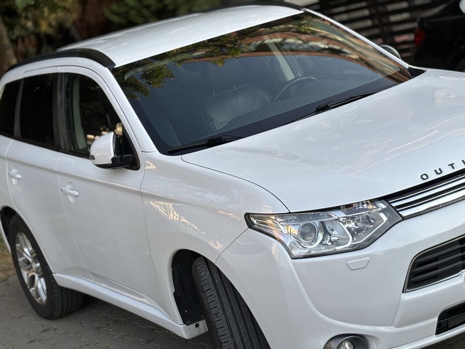 Mitsubishi outlander plug-in hybrid
