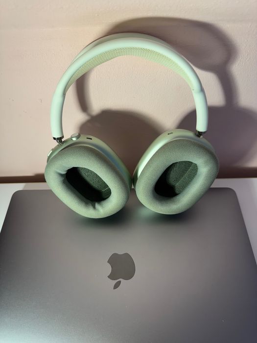 Air Pods Max Green