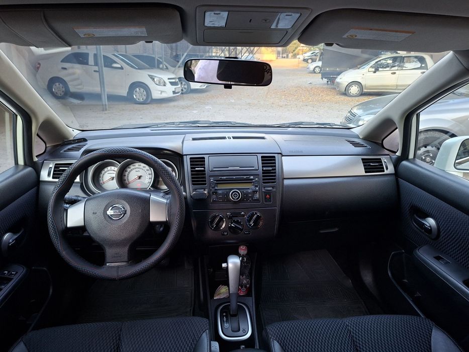 Nissan tiida 2009 Avtomat