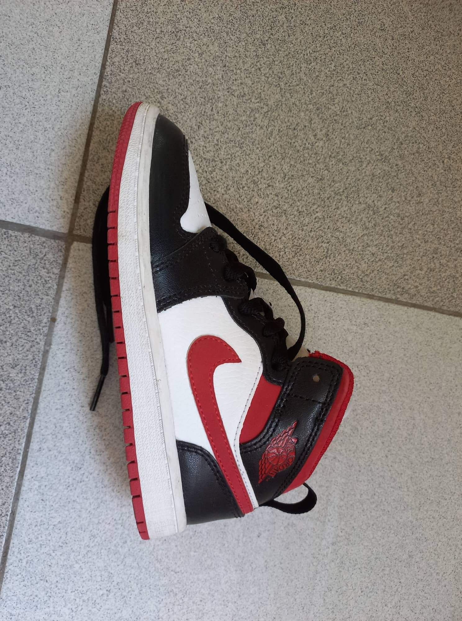 Air Jordan 1 mid kids (30.5eu 12c us)