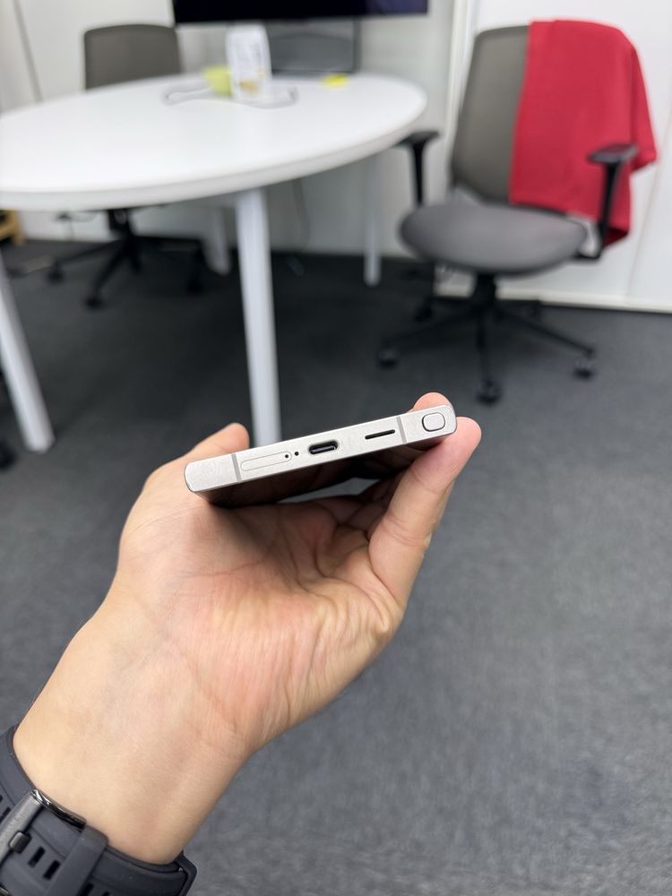 Samsung Galaxy S24 Ultra в отличном состоянии