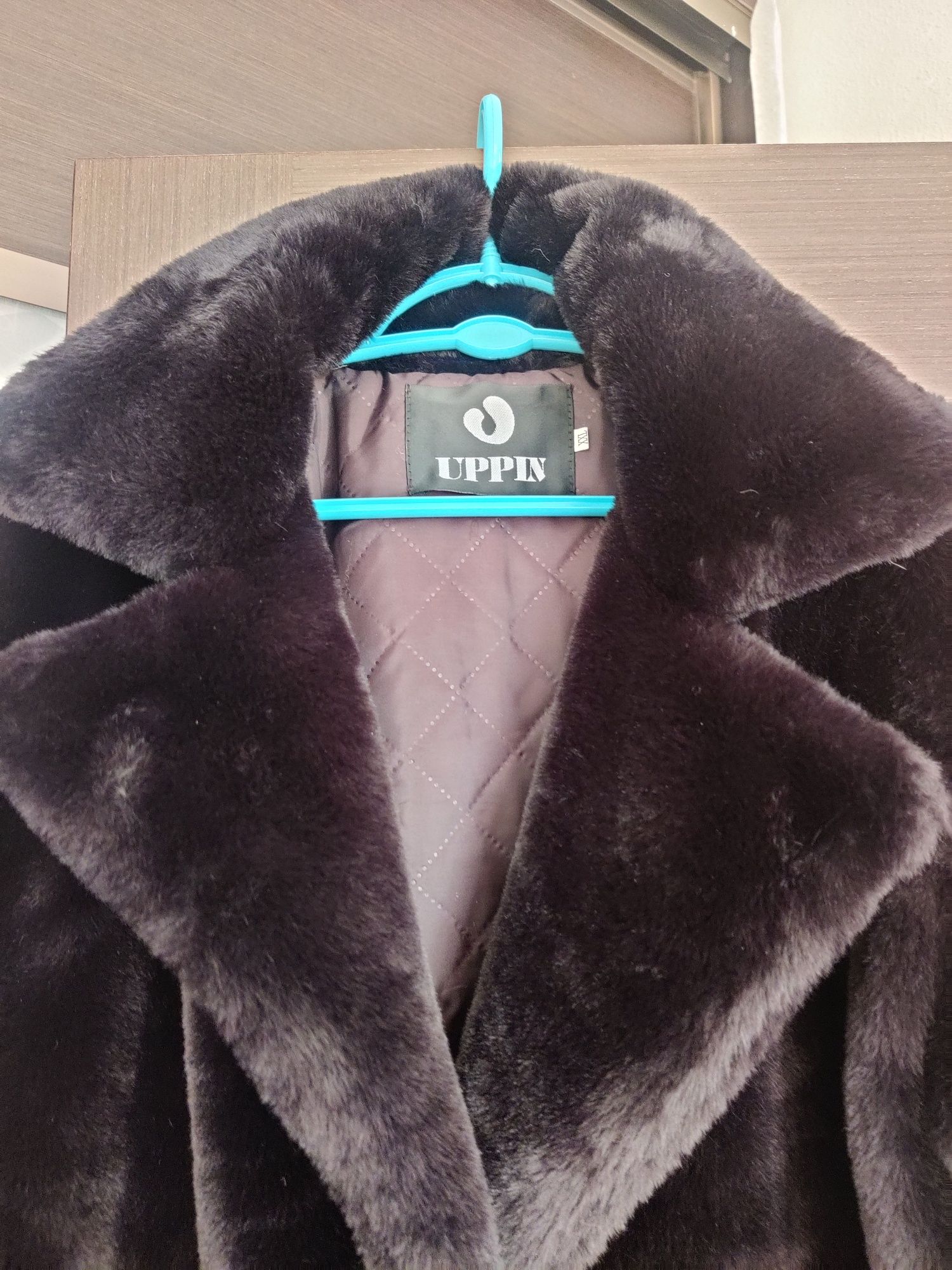 Продам черную, новую, красивую эко шубу, р.42-46