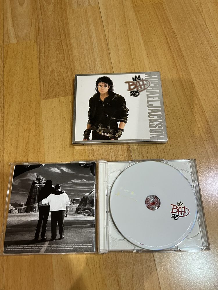 Оригинални CD дискове с музика