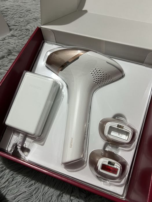 Philips Lumea IPL 9900 – aparat de epilare definitiv
