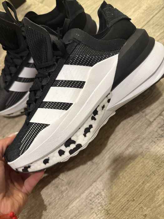 Дамски маратонки Adidas Avrin x