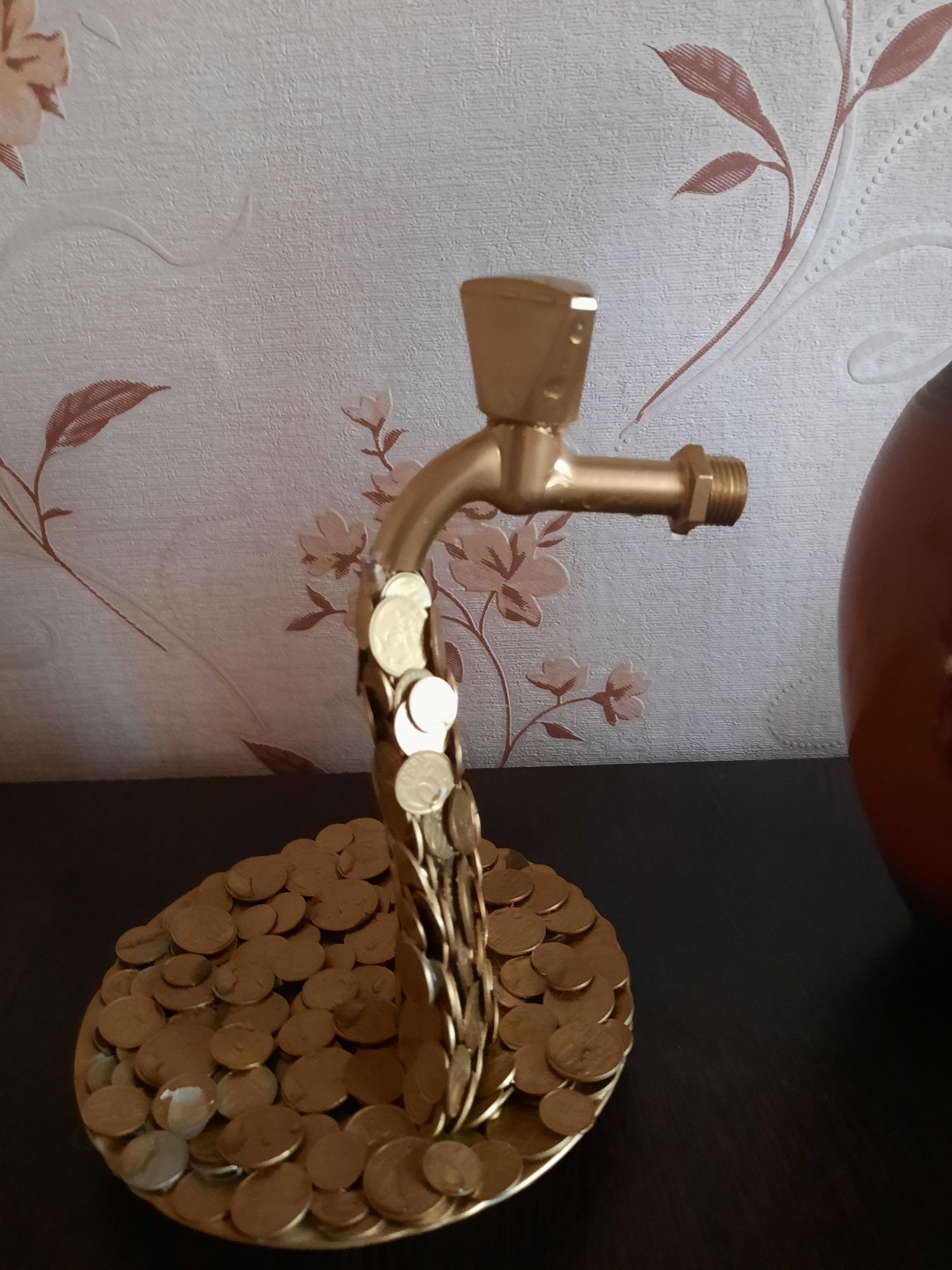 Сувенир ручной работы кран