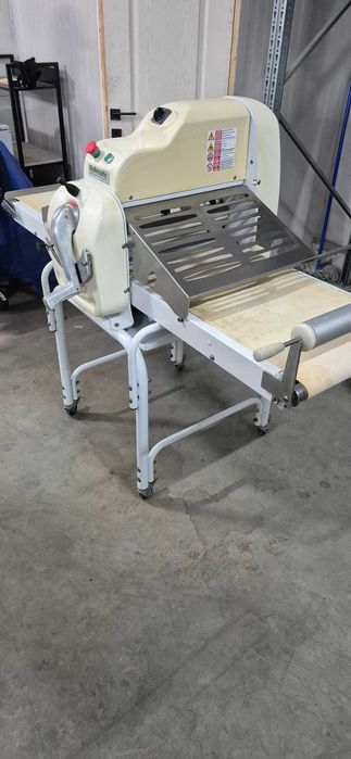 Masina foetaj ,turat aluatul,patiserie,covrigarie,cofetarie,Rollmatic
