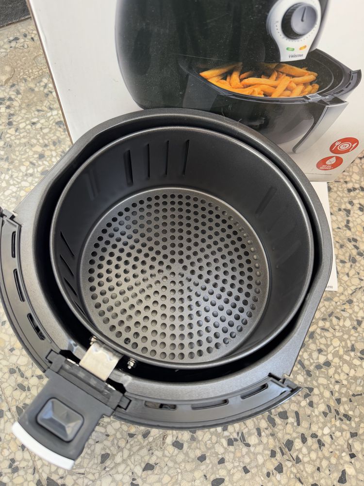 Фритюрник с Горещ Въздух Tristar FR-6990–Пържене Без Мазнина, AirFryer