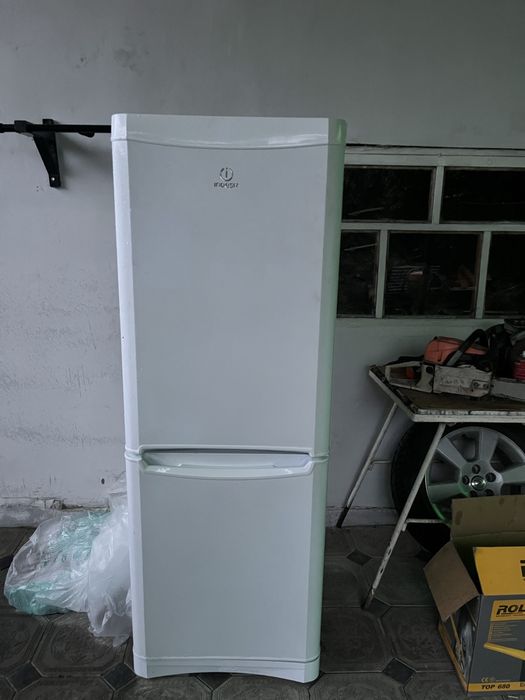 Продам холодильник