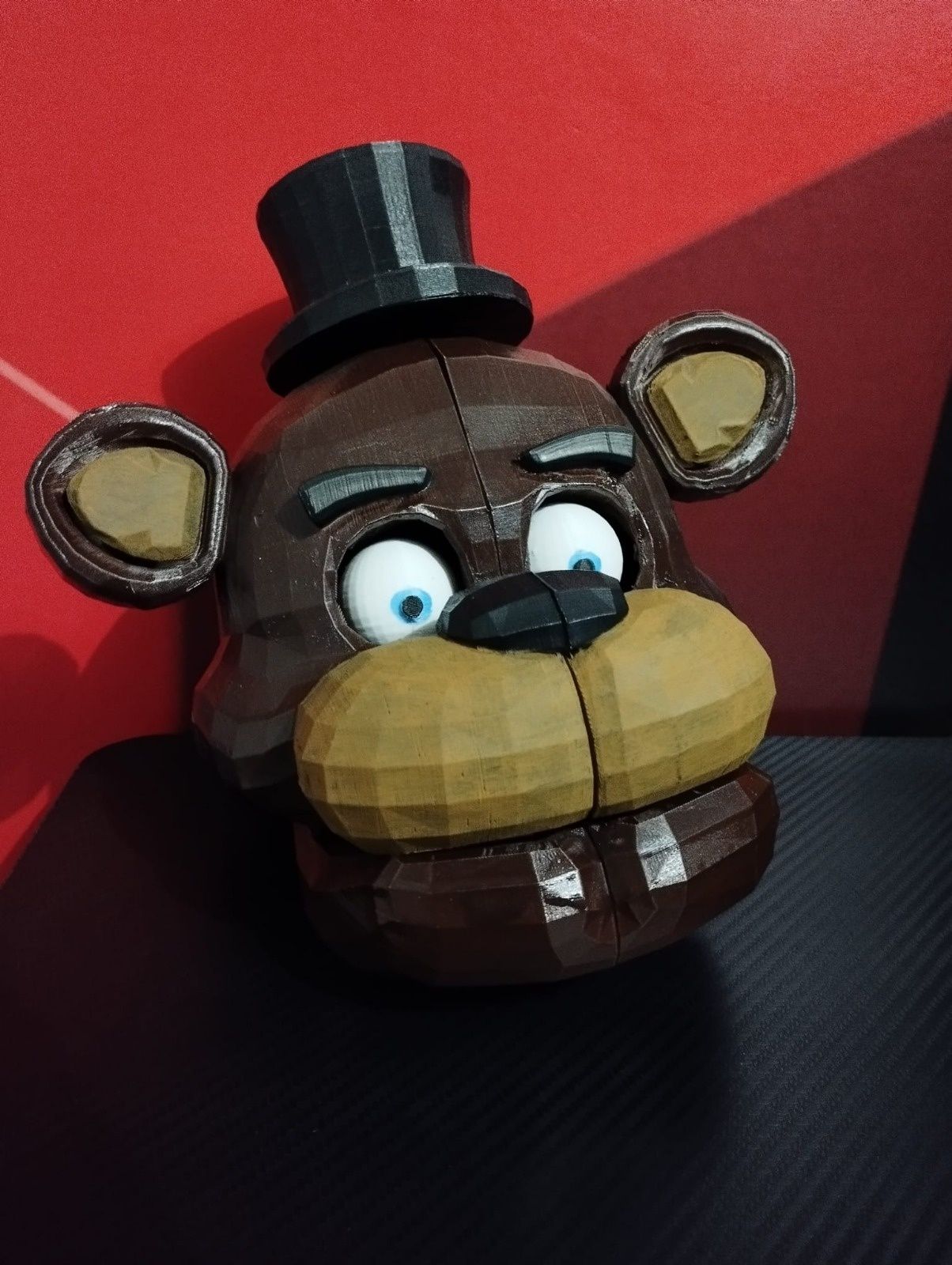 (valabil) Cap Freddy Fazbear 1kg + Lumina in intuneric Rgb