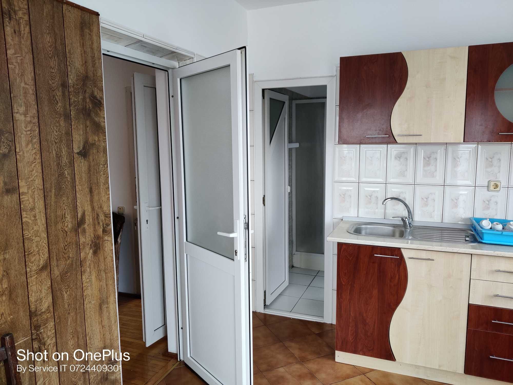apartament 2 camere plus dependinte, in imobil casa la curte