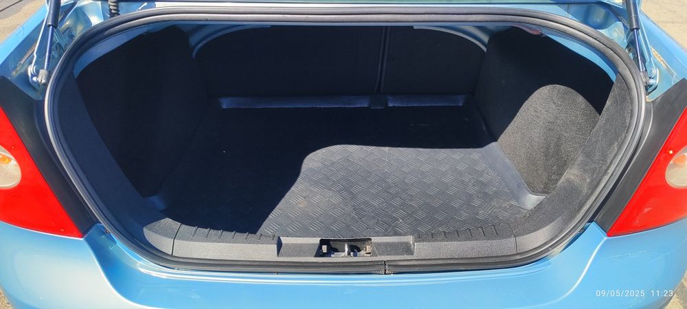 Продавам Ford Focus 2008 1.6i + гуми