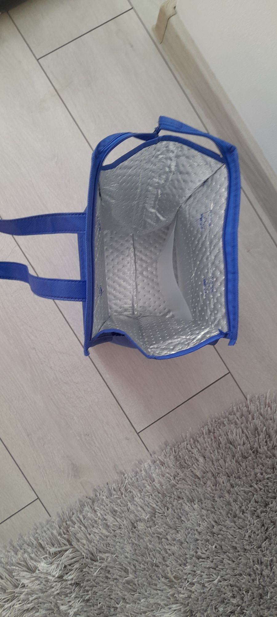 Geanta frigorifica Bepanthen.Nou.Dimensiune:latime 20cm× adincime 18 c