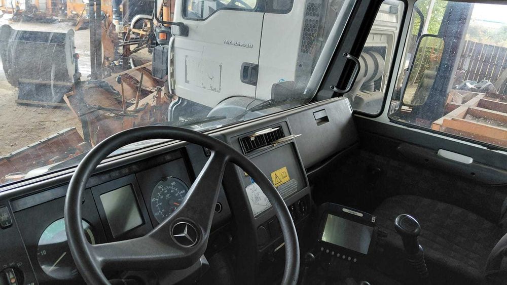 Unimog Mercedes echipat