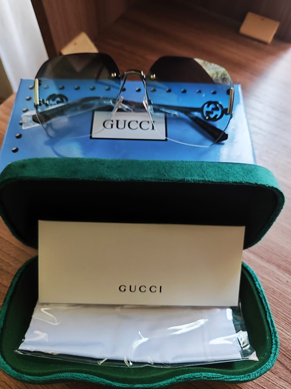 Солнцезащитные очки Gucci