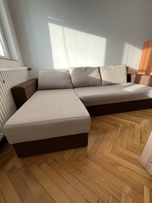 Vând colțar negociabil