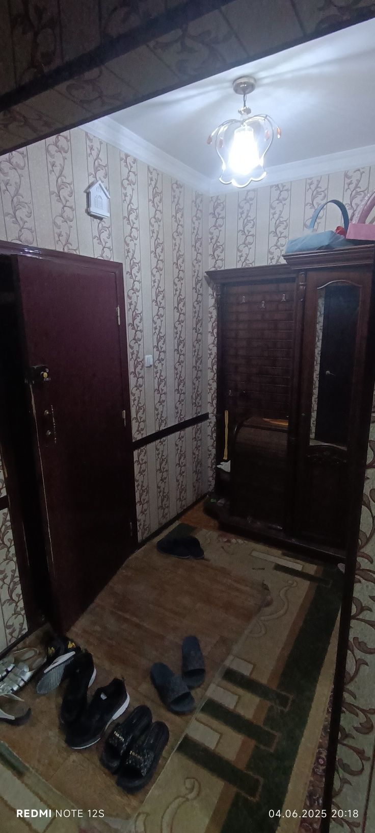 Алгоритм 9 этажка 2 этаж 2 хона Ахмад олтин жу́жа олдида
