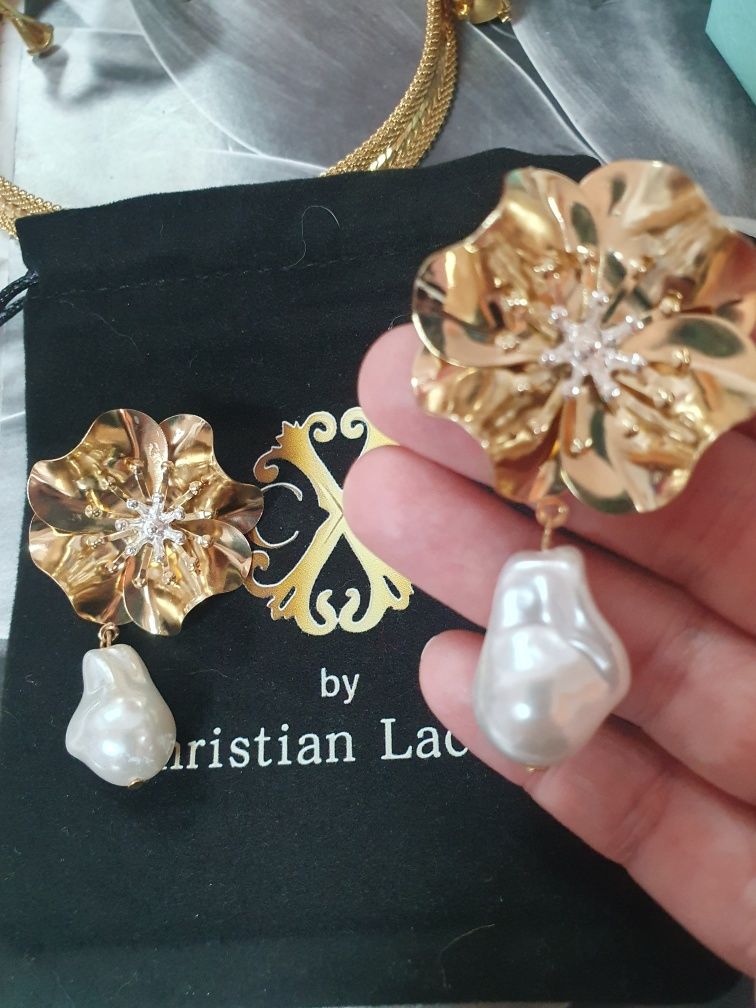 Обеци ефектни Christian Lacroix