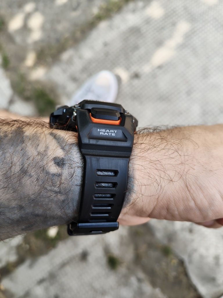 V/S Casio G-Shock GBD H2000 cu Huawei Watch