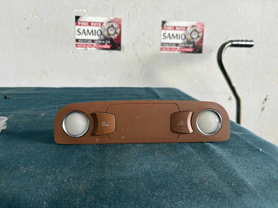 lampa plafoniera spate audi a6c6 2010
