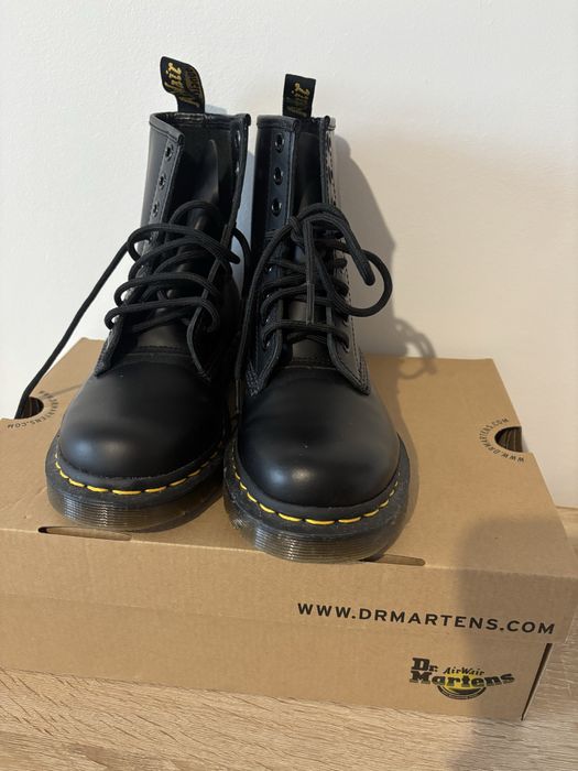 Ghete de piele Dr Martens