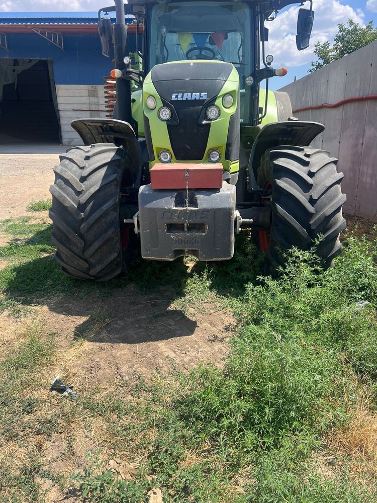 Tractor Claas Axion 810