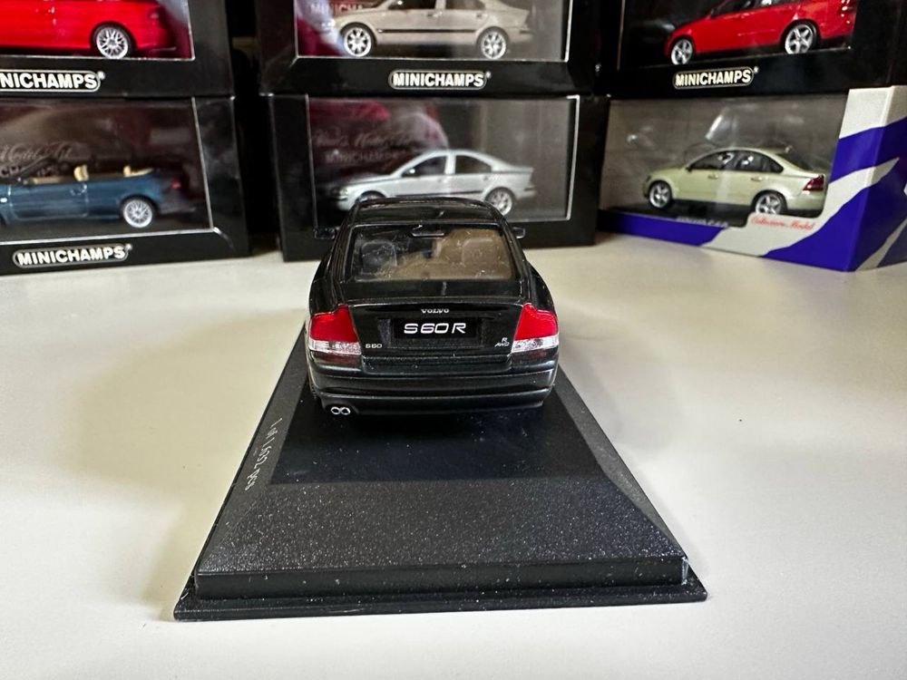 Macheta Volvo S60 R 1:43 Minichamps