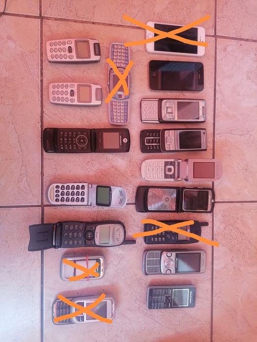 Telefoane cu butoane.