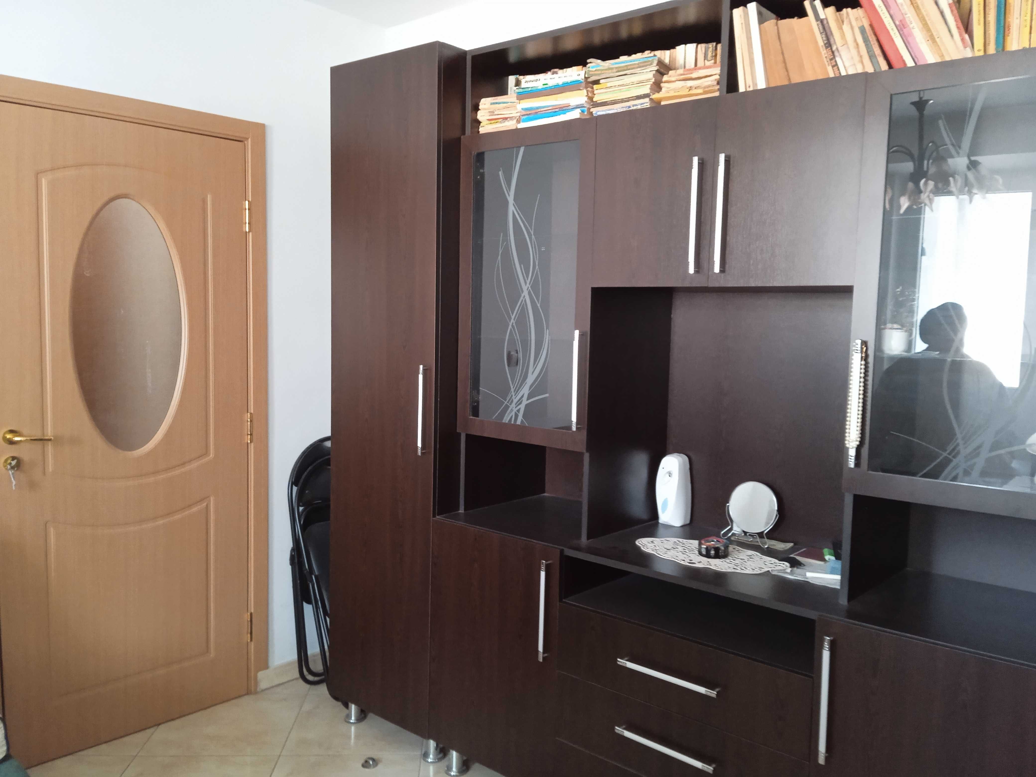 Vând apartament 2 camere tecuci