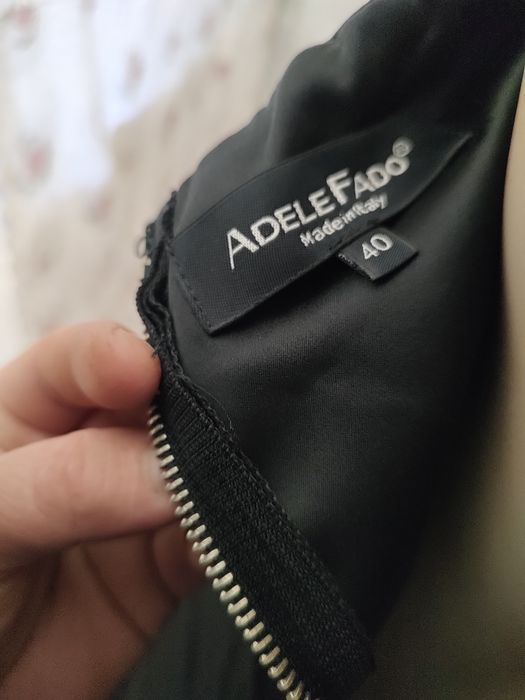 ROCHIE elegantă,de firmă ADELE FADO- made in Italy.Noua.
