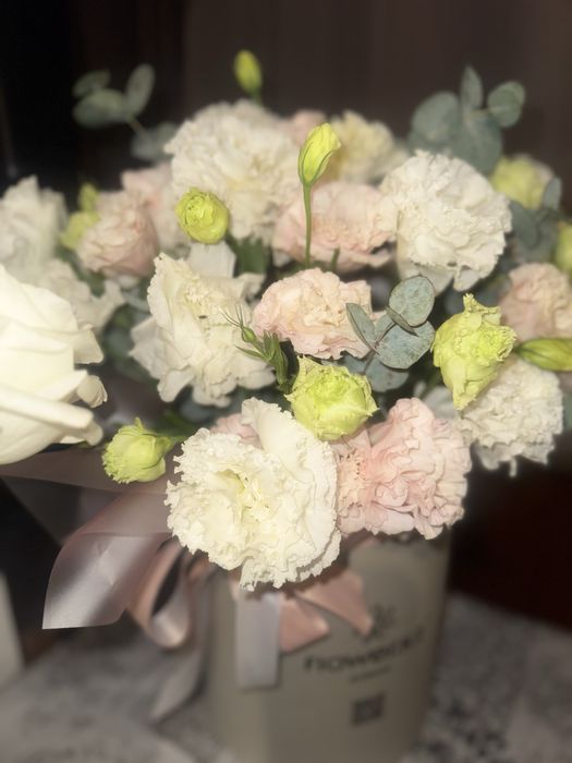 Цветы свежие, отдам за 7000тенгн