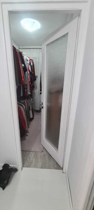 Vand apartament cu 2 camere