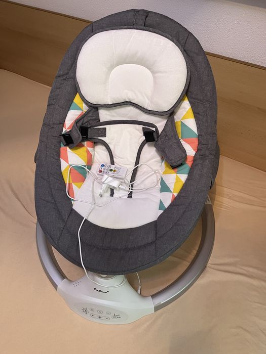 Balansoar electric cu telecomanda nou