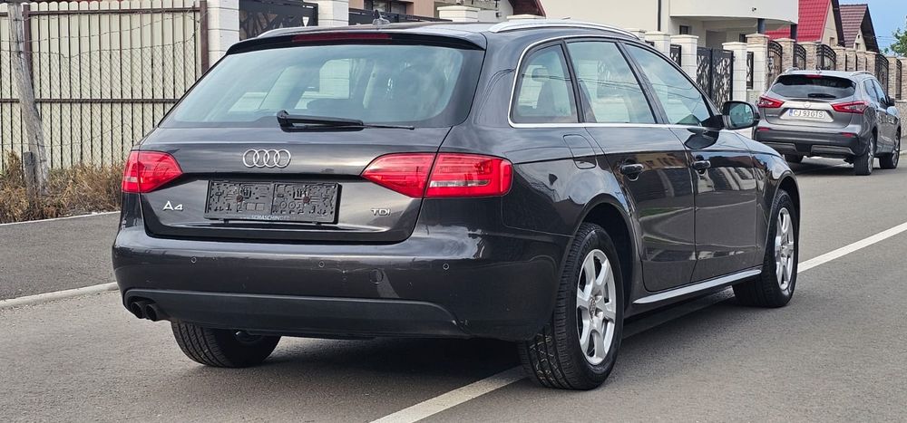 ~Audi A4~Motor 2l TDI~An 2011~Euro5~Navi~Senzori~Carte service~
