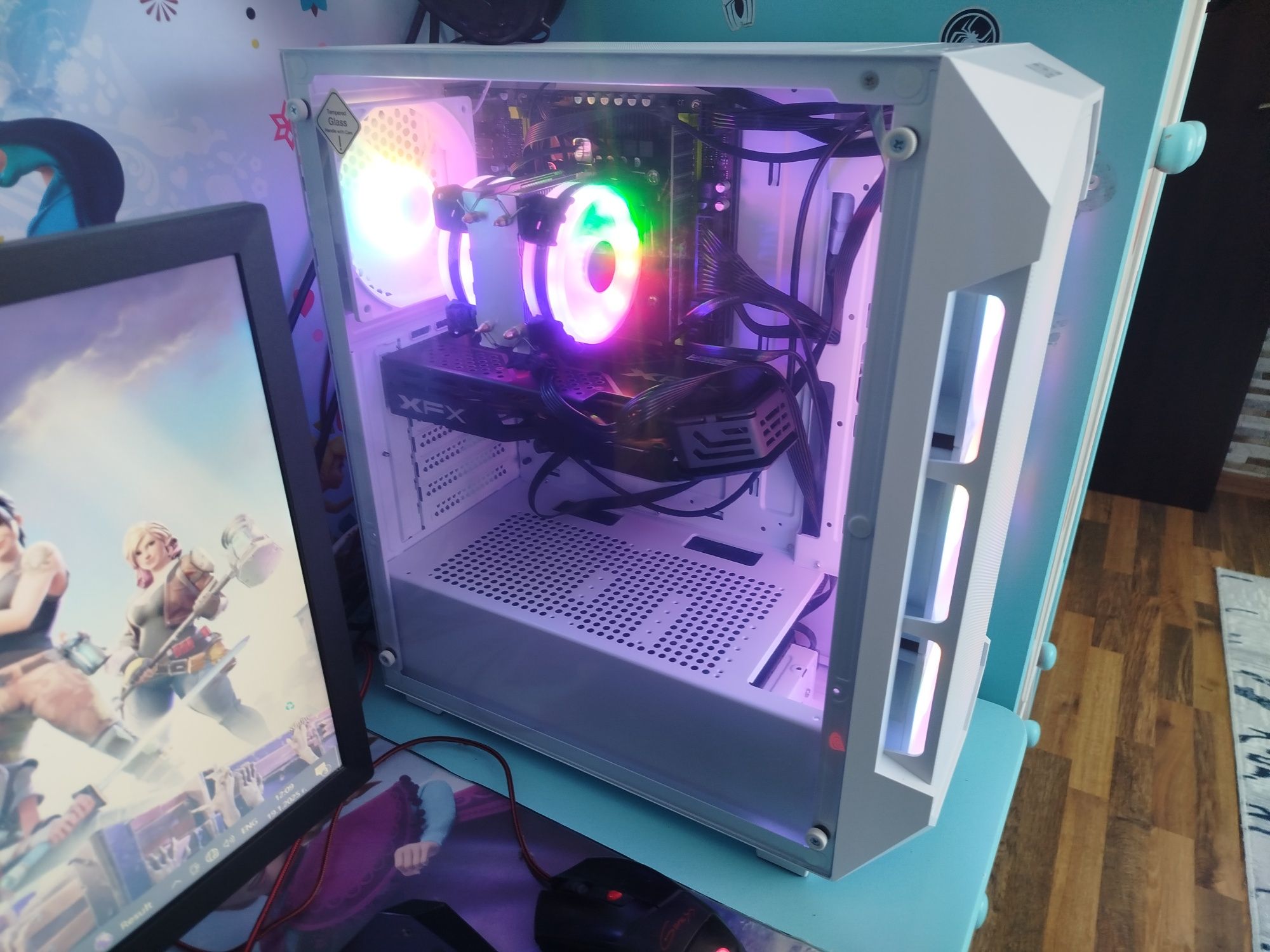 Геймърски компютър 14/28 ядра/ 16GB DDR4/ Radeon RX 580 8GB