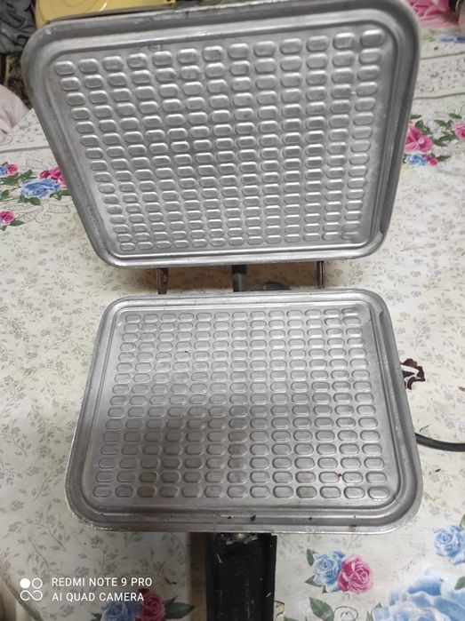 Электровафельница советская