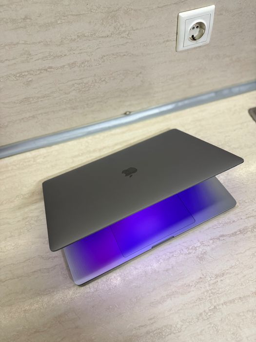 MacBook Pro 16 2019
