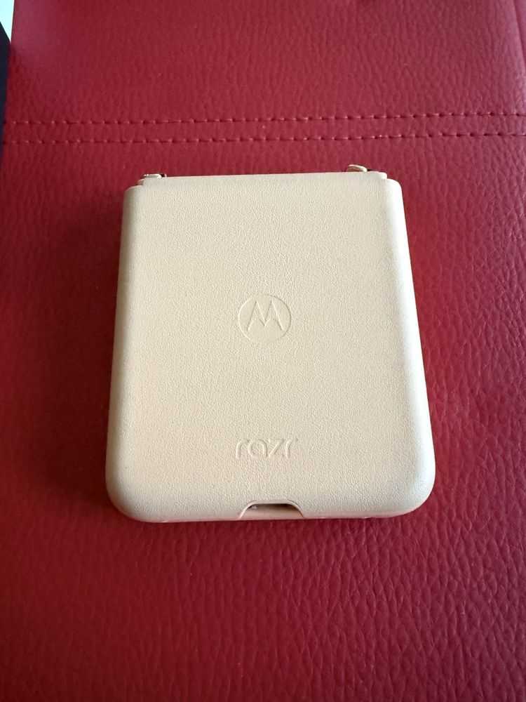 Продавам Motorola razr 50 ultra 512 GB, цвят Peach Fuzz, Like New