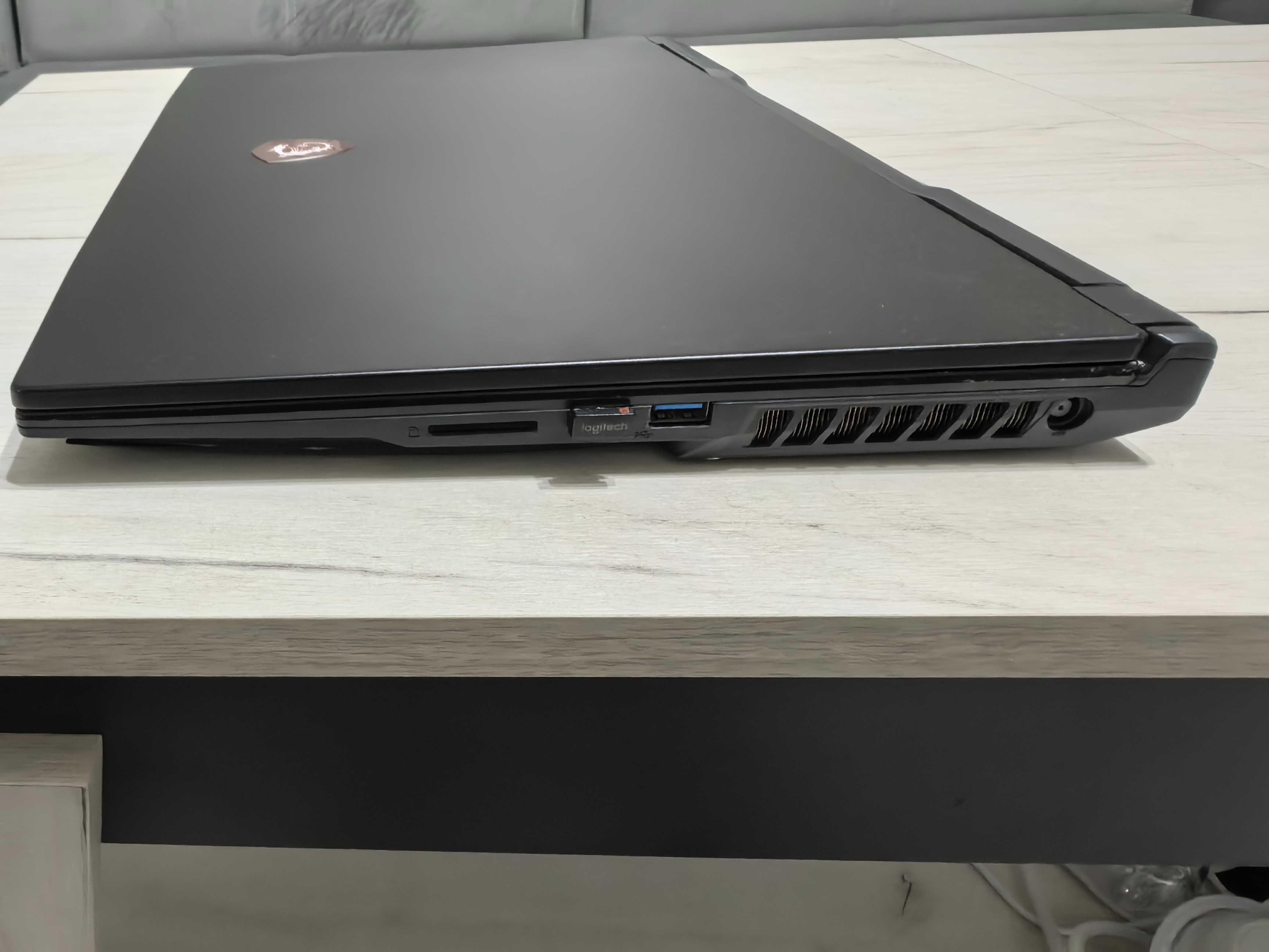 Лаптоп  MSI GL75 95D