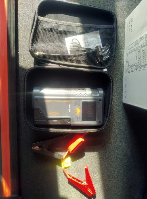 Стартерна батерия бустер за кола power bank 4в1 с к-р 150PSI 20000 mA