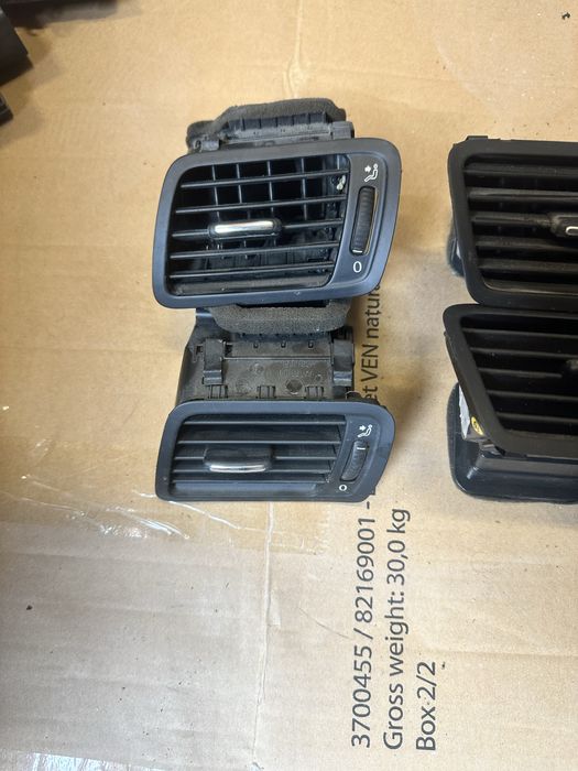 Grila bord stanga dreapta Audi A4 Golf 6 5 Passat B6 Octavia 2 Astra H