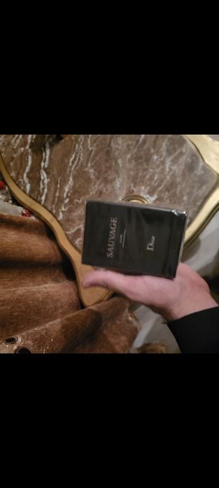 Vând parfumuri originale siciliiate și de femei și de bărbați