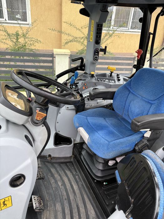 Tractor New Holland T 5.105  vopsea originala stare exceptionala