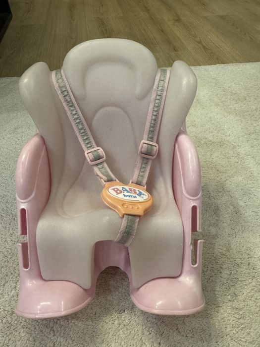 Столче за кола или колело за кукла baby born