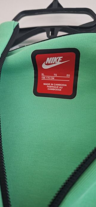NIKE оригинално като ново горнище C размрр или 158-170см
