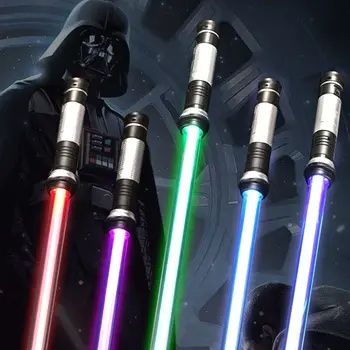 Голям комплект на Star Wars със светещ меч/маска/оръжие и аксесоари